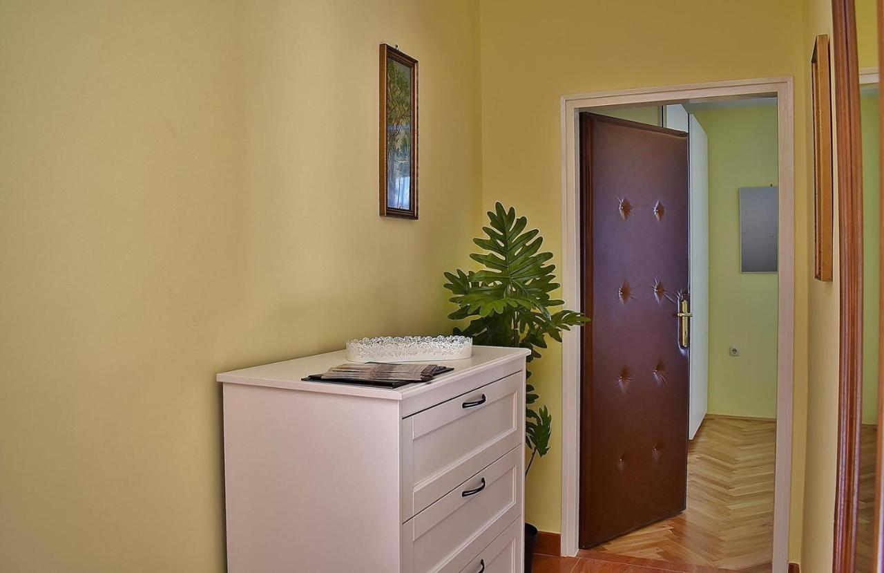 Apartment Palace 拉布 外观 照片